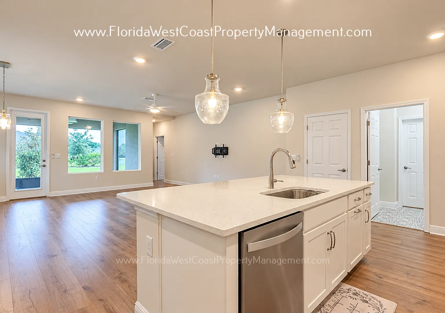 Beautiful 3-Bedroom + Den David Weekley Home | North River Ranch | Move-In Ready! — Photo 4