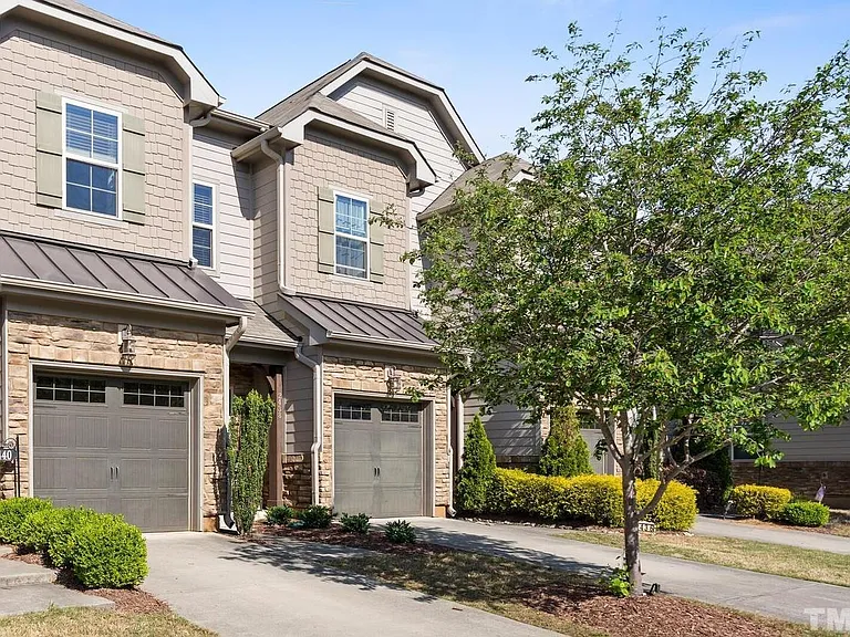 2438 Baslow Dr — Photo 30