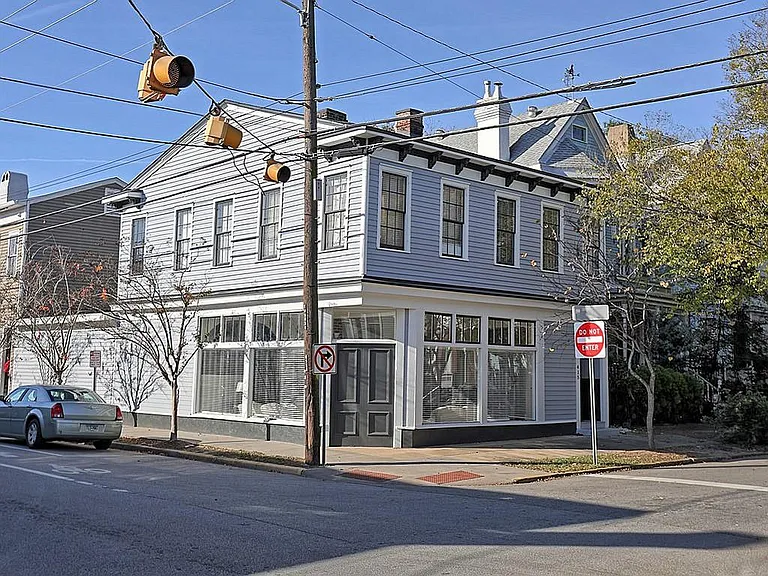 415 E Gordon St — Photo 1