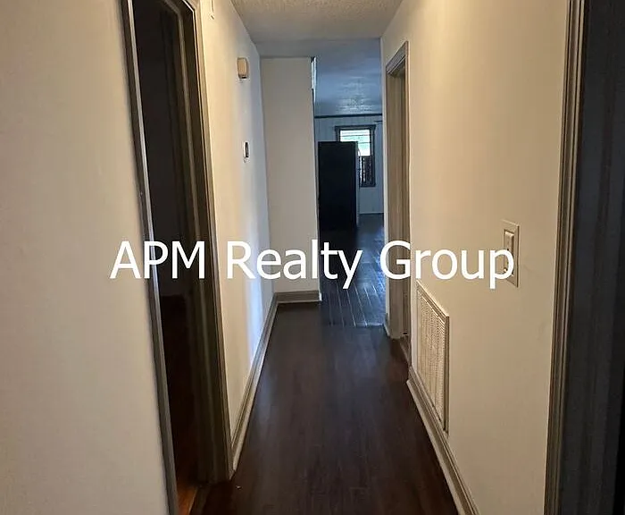 1421 Adella St — Photo 9