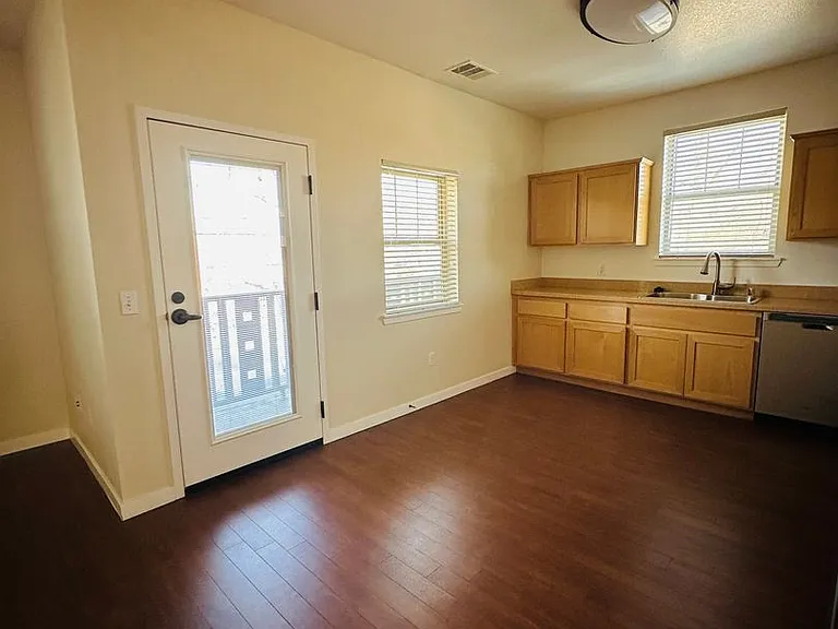 H Street Apartments — Photo 13