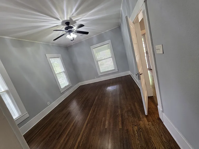 1401 S Elwood Ave — Photo 19