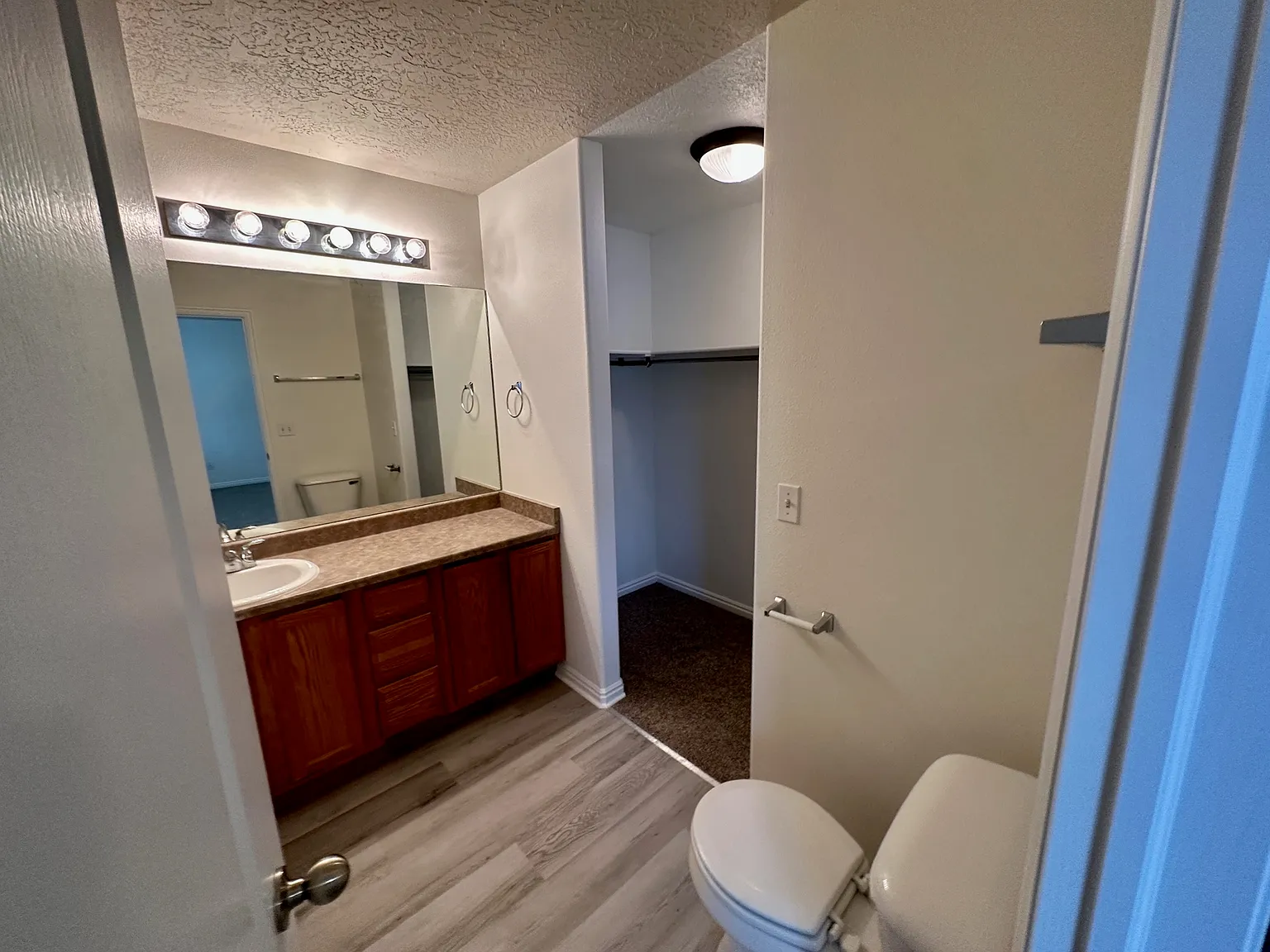 5 bed, 2624 sqft, $2,890 — Photo 2
