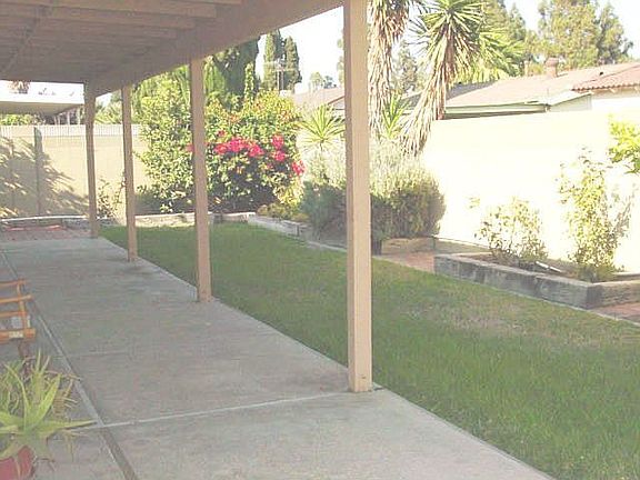 large backyard & covered patio
