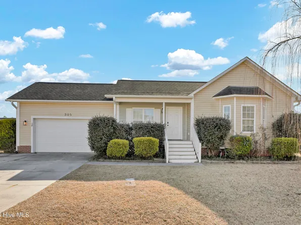 305 Pine Ridge Lane, Holly Ridge, NC 28445