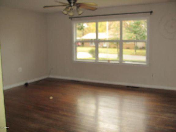 4th image of 605 Taylor Dr