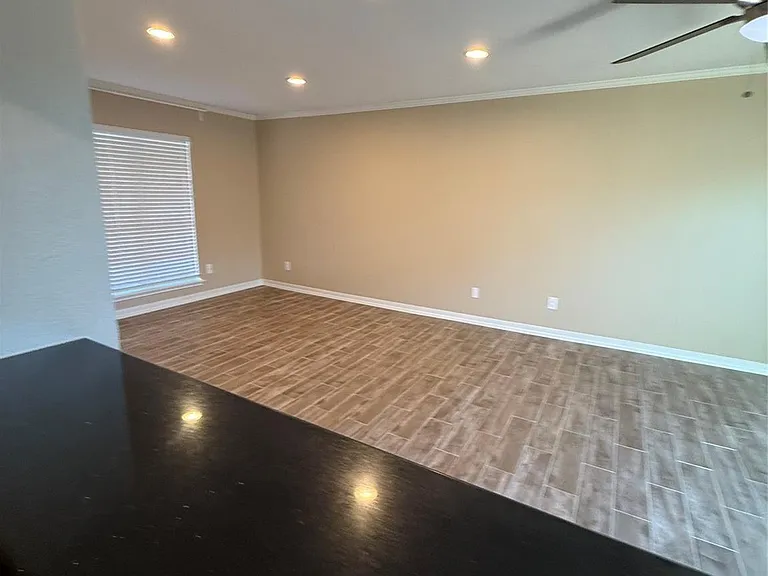 1909 Brun St #4 — Photo 10