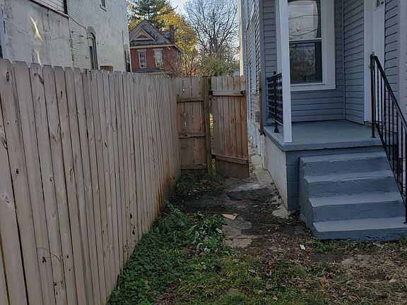 4th image of 52 Midland Ave