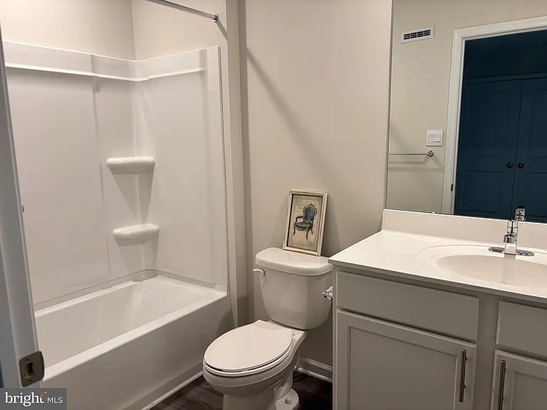 60 Robert Dr — Photo 17