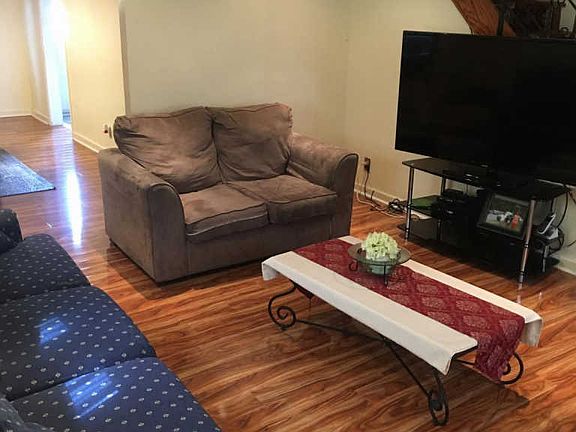 4th image of 436 Oak Ave