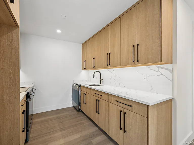 325 Manville Rd #203 — Photo 4