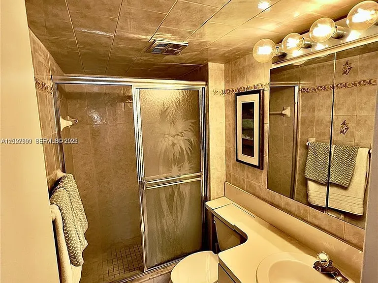501 Blue Heron Dr #12 — Photo 14