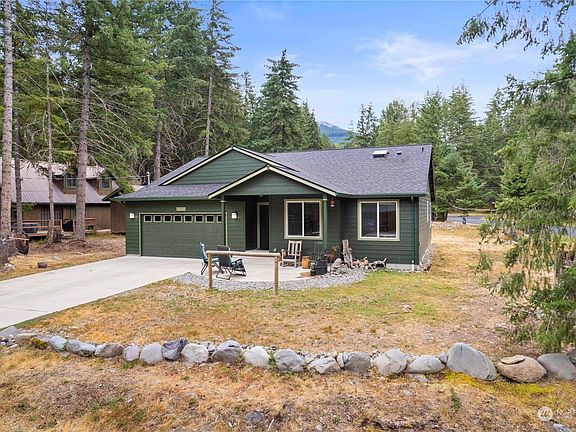 Plenty of off street parking.>