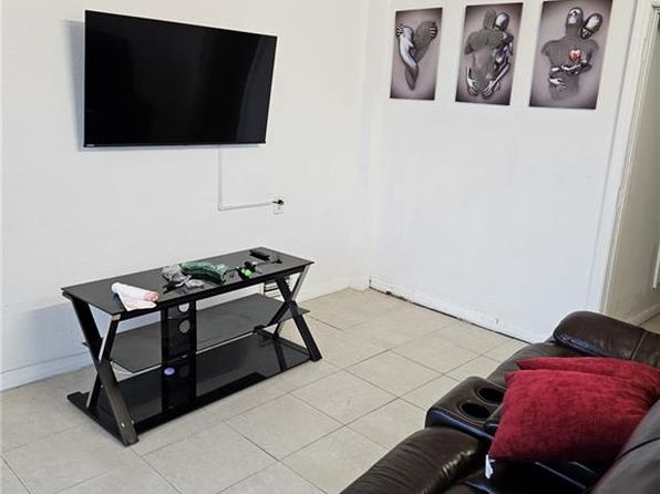 miami-florida-447799574 picture