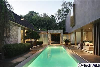 4th image of 8 Oak Knoll Ter