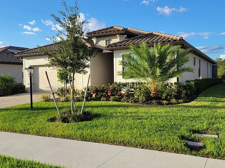 17335 Blue Ridge Pl — Photo 2