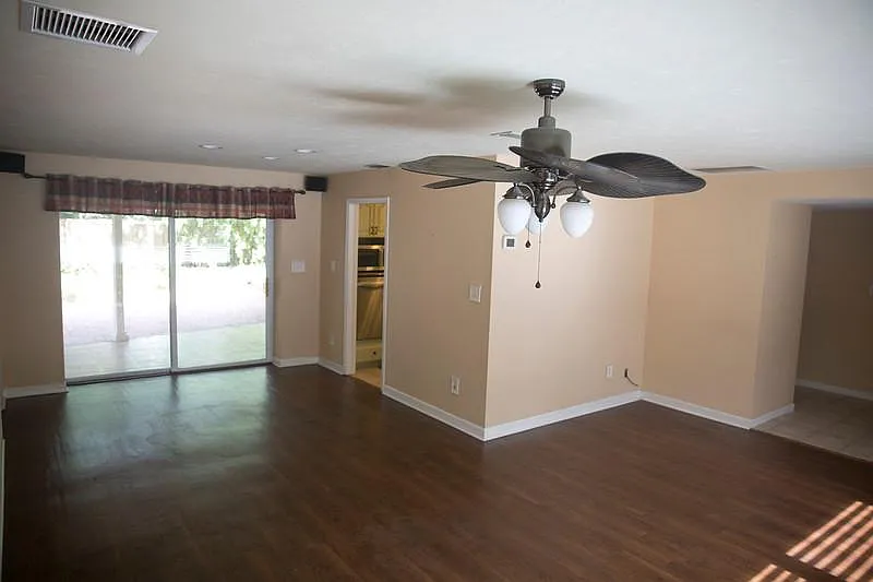 1722 SW 81st Ter — Photo 3