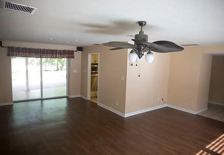 1722 SW 81st Ter — Photo 3