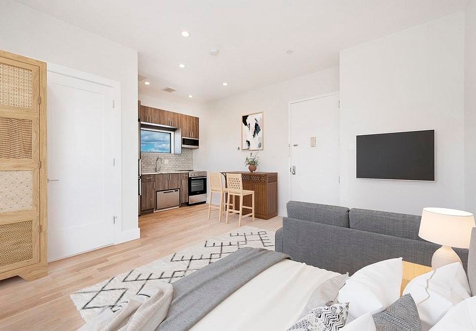 1st image of 234 Saint Nicholas Ave #4R