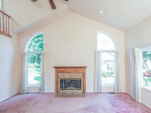 5th image of 754 Vanessa Ln