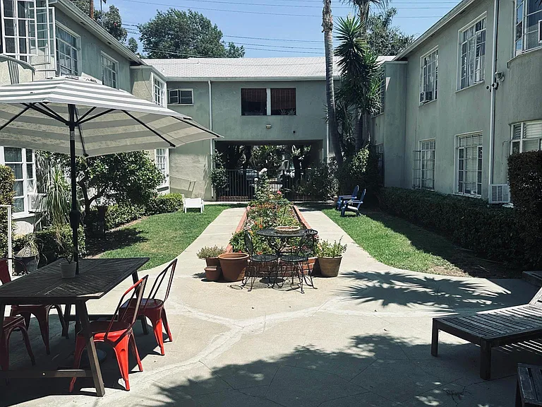 1009 N Sweetzer Ave #6 — Photo 1
