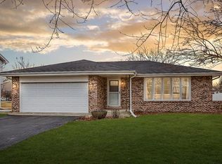 932 Honey Ln, Crete, IL 60417