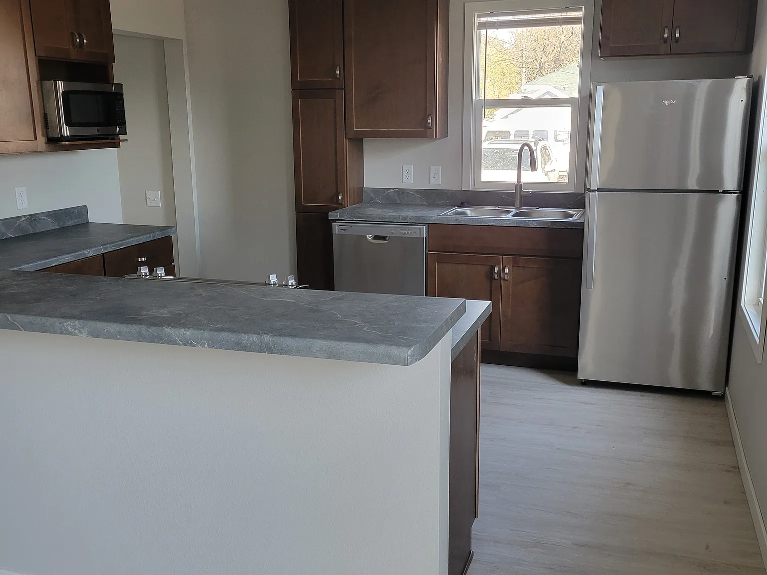 2 bed, 1028 sqft, $1,450 — Photo 2