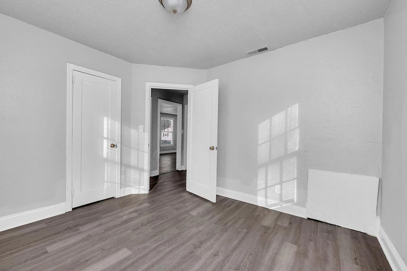 1257 16th Pl SW — Photo 3