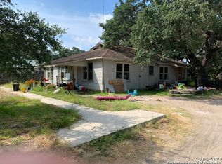 5713 Us Highway 181 N, Floresville, TX 78114