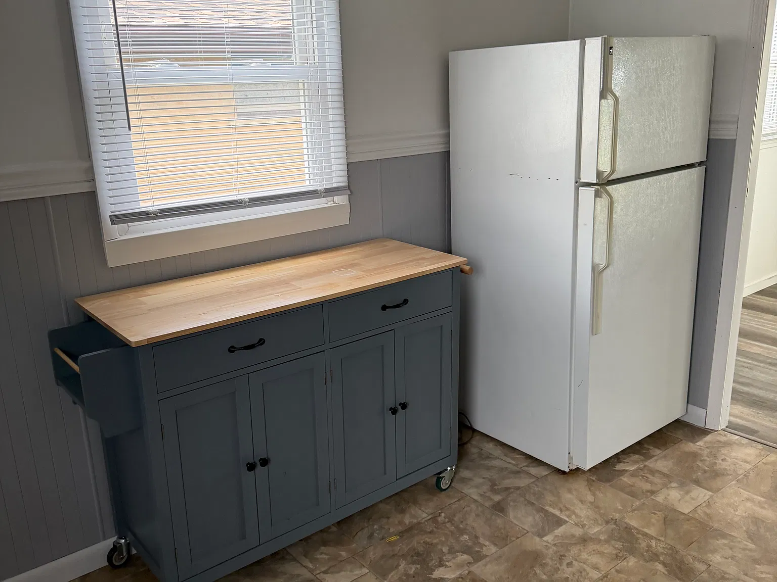 3 bed, 875 sqft, $1,450 — Photo 2