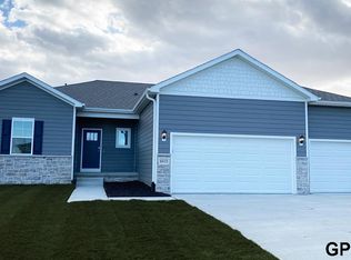 6415 Harvest Dr, Papillion, NE 68157