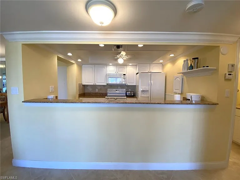 555 Park Shore Dr #B-407 — Photo 16