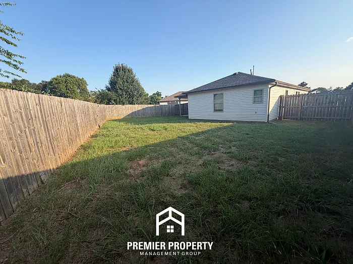 110 Castlebar Cir — Photo 22