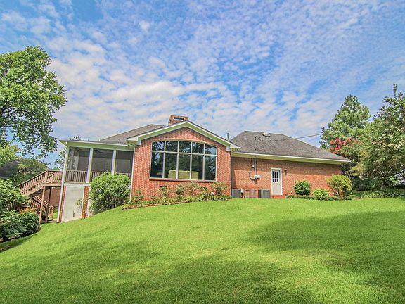 5th image of 1512 Forrest Hill Dr