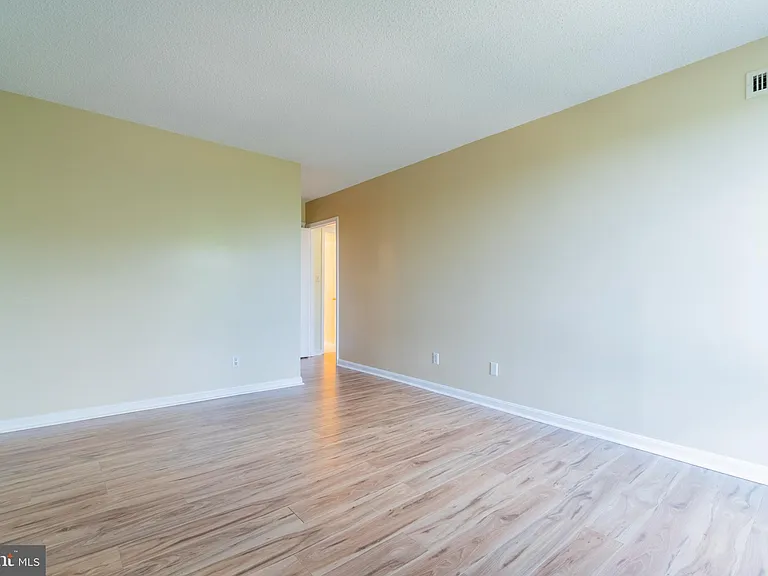 805 N Howard St #438 — Photo 22