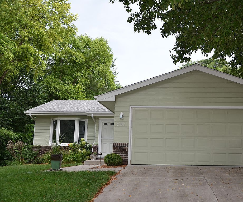 9131 Aurora Ave, Urbandale, IA 50322 Zillow