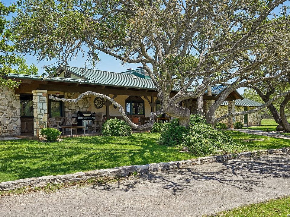 1st image of 722 W Lacey Oaks Parkway