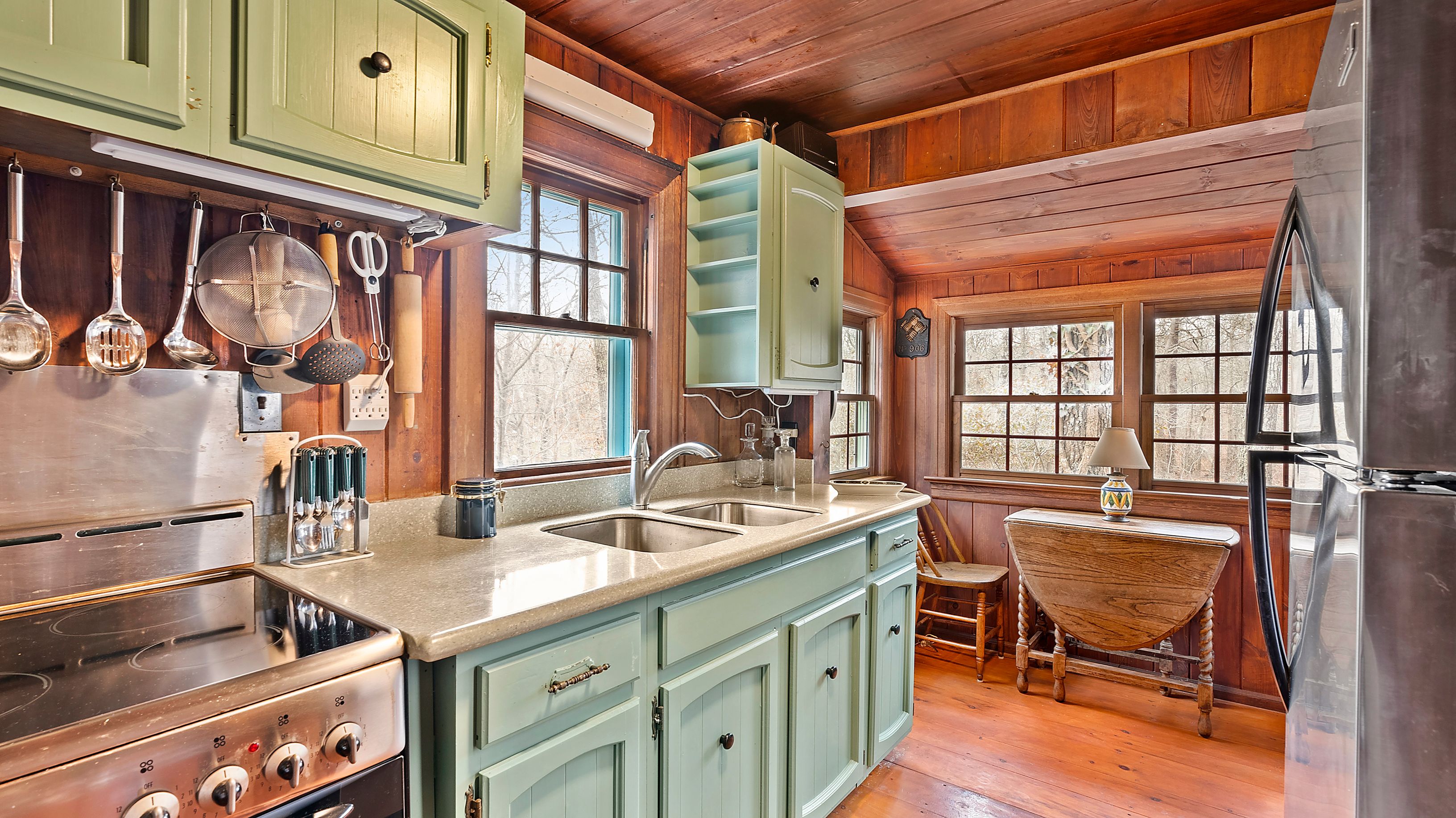 99 Red Creek Rd, Hampton Bays, NY 11946 Out East