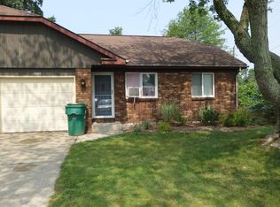 18073 Mohawk Dr, Spring Lake, MI 49456