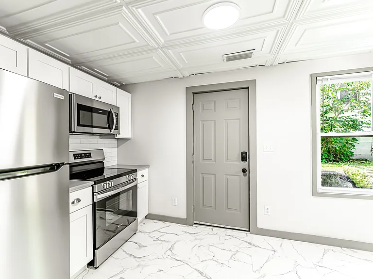 210 Dewey St — Photo 4