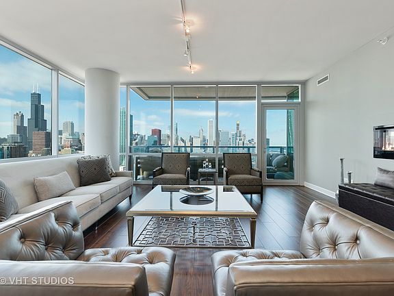 5th image of 1201 S Prairie Ave #3101