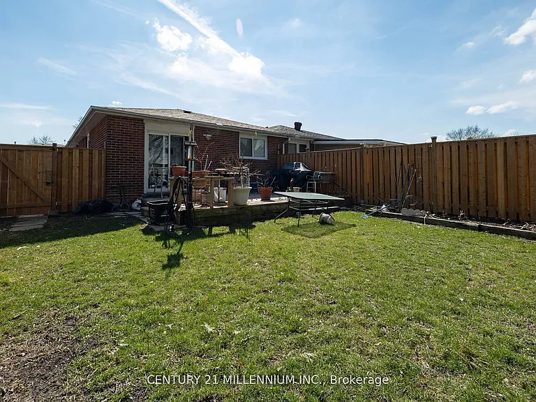 67 Coxworth Cres — Photo 19