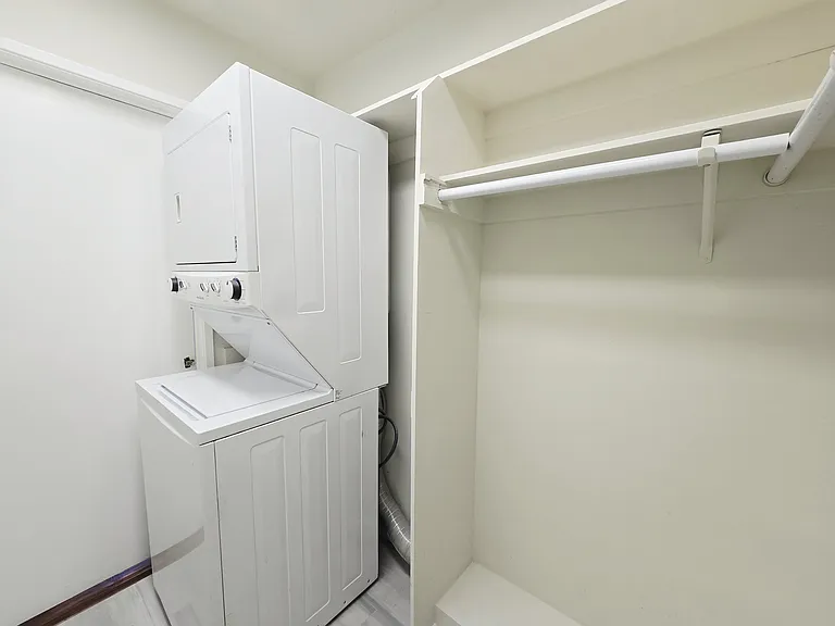 1559 Armacost Ave #302 — Photo 15
