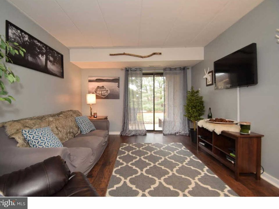 1st image of 425 Shawmont Ave APT E