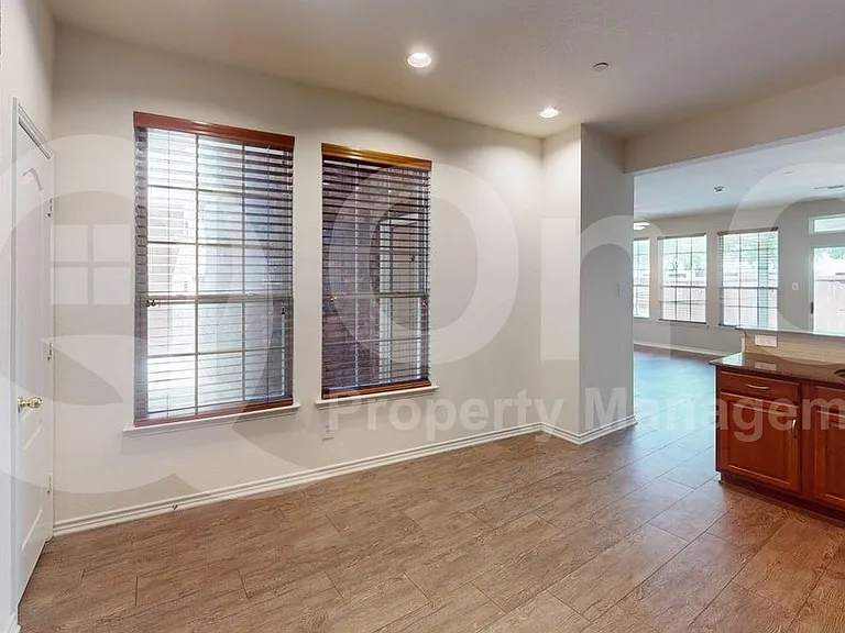 5912 Clearwater Dr — Photo 16