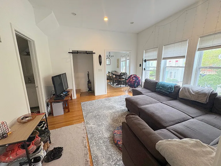 71 Cross St — Photo 3