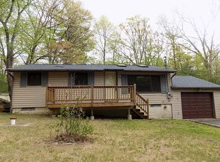 118 Beech Rd, Dingmans Ferry, PA 18328