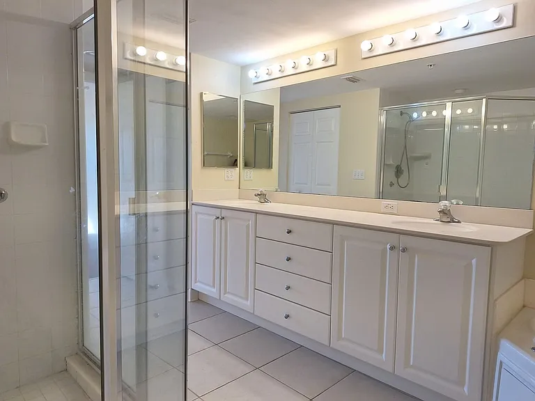 418 Bouchelle Dr #201 — Photo 8