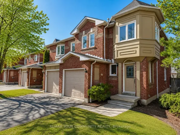 923 Caribou Valley Cir, Newmarket, ON L3X 1W9