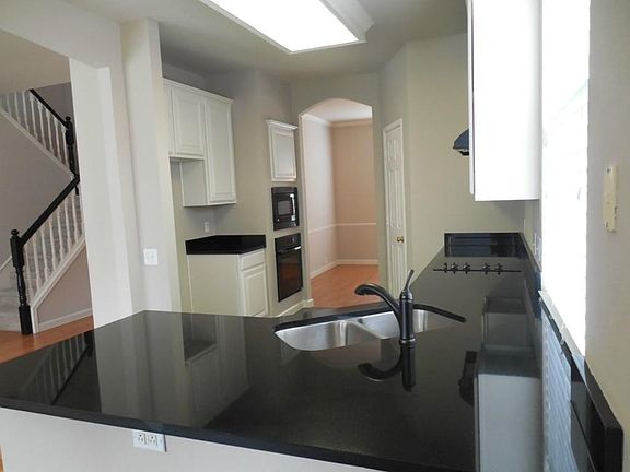 5th image of 2709 Dunbar Dr